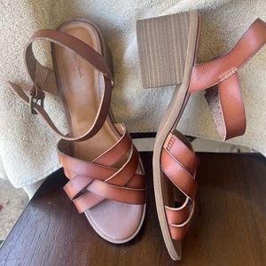 Anytime sandals with straps